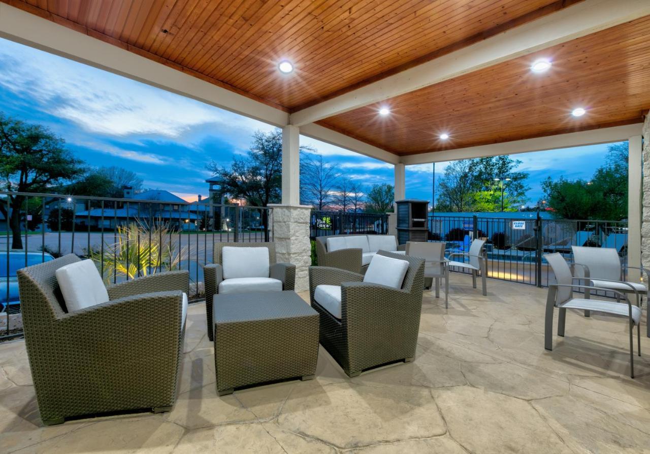 Holiday Inn Express & Suites - Dallas Park Central Northeast By Ihg Exteriér fotografie