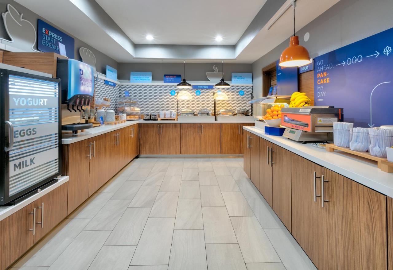 Holiday Inn Express & Suites - Dallas Park Central Northeast By Ihg Exteriér fotografie