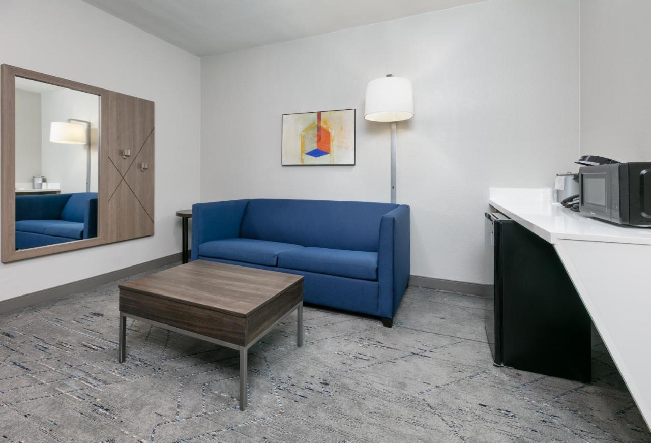 Holiday Inn Express & Suites - Dallas Park Central Northeast By Ihg Exteriér fotografie