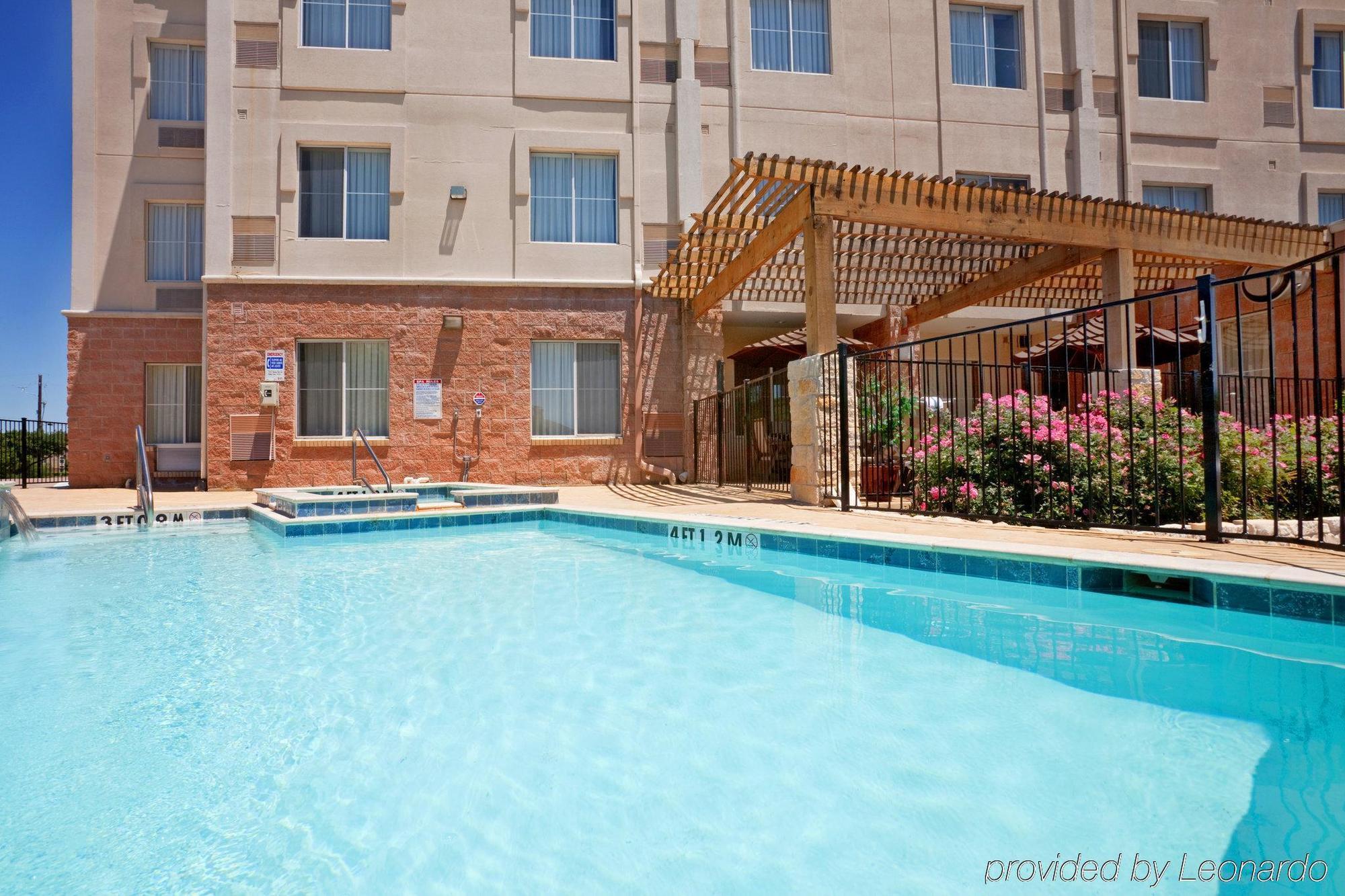Holiday Inn Express & Suites - Dallas Park Central Northeast By Ihg Zařízení fotografie