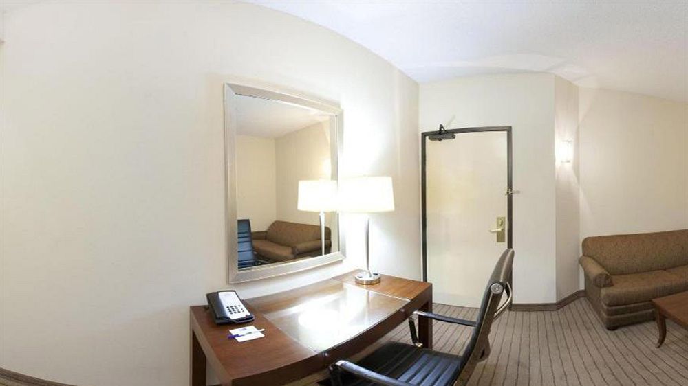 Holiday Inn Express & Suites - Dallas Park Central Northeast By Ihg Exteriér fotografie