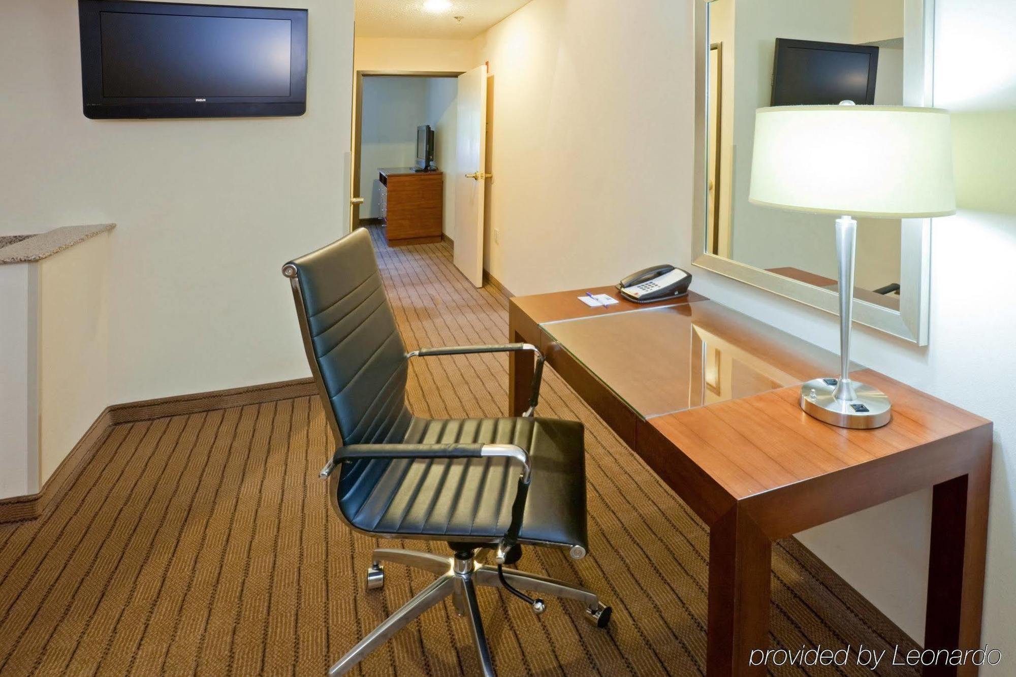 Holiday Inn Express & Suites - Dallas Park Central Northeast By Ihg Pokoj fotografie
